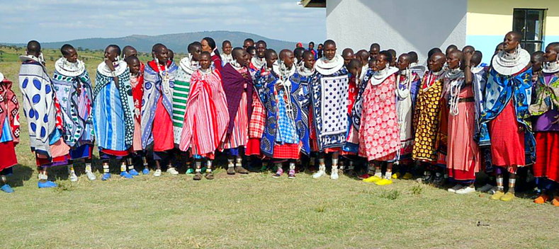 Massai bedanken sich in Mikocheni/Tansania beim HHK e.V.