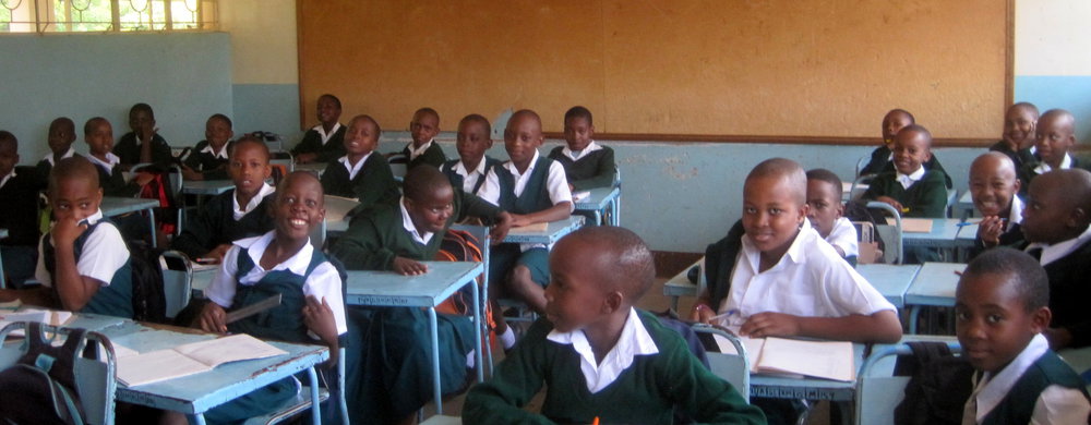 Patenkinder in der St. Louis English Medium Schule in Moshi Tansania.