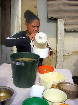 Namibia, DRC Suppenküche Essenausgabe für HHK e.V.